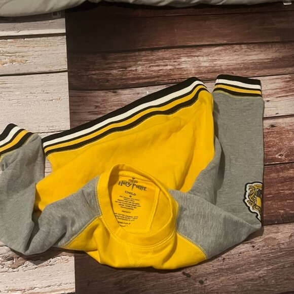 Harry Potter Wizarding World Hufflepuff Set - Picture 10 of 13